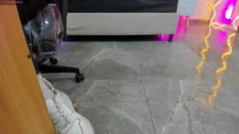 blue_tay1 online show from October 25, 11:40 am