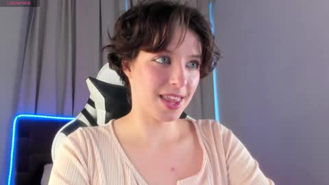 Charlotte  dont forget to thumbs up me  online show from April 27, 10:12 am