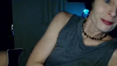 Blueeyedlie online show from February 17, 6:31 am