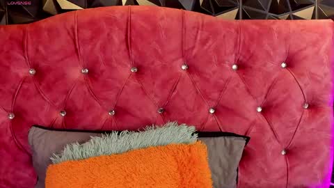 Violette 3 online show from April 28, 2:43 pm