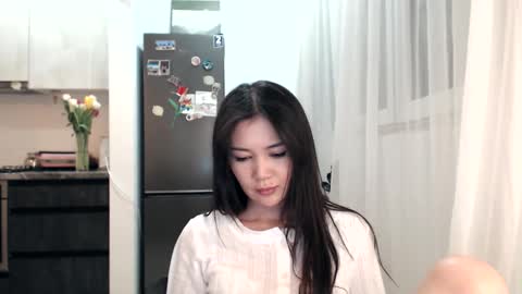 Liya online show from March 8, 4:00 pm