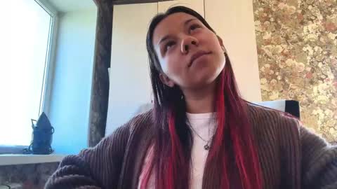 Daisy online show from April 25, 12:30 pm