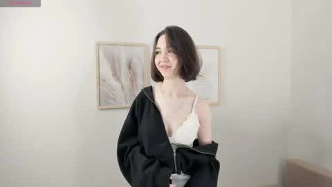 Snapshot of bondistar chatting on October 4, 1:17 pm Bondicca online show from October 4, 1:17 pm