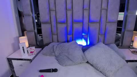 bonet_iris online show from April 27, 7:11 pm