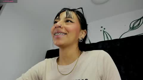 BONIE WILLS online show from May 5, 12:19 pm