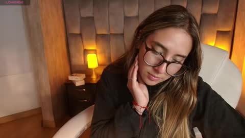 bonnali_lune online show from March 11, 11:51 pm