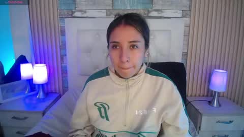 bonnali_lune online show from April 27, 8:39 pm