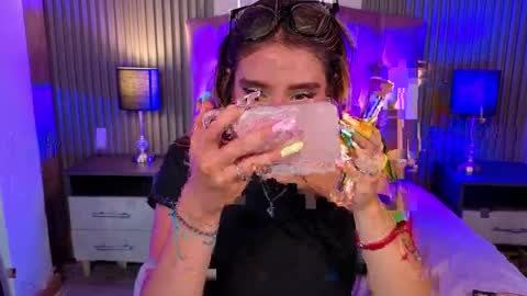 bonnali_lune online show from April 8, 9:28 pm