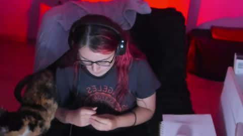 Bonnie Help me reach 500 likes online show from October 21, 10:36 pm