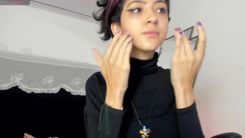 Snapshot of bonniecute_ chatting on January 9, 11:36 am online show from January 9, 11:36 am
