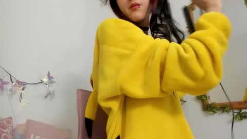 Snapshot of bonniecute_ chatting on October 14, 12:13 am online show from October 14, 12:13 am