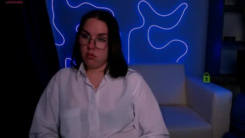 Bonnie online show from April 1, 2:03 pm