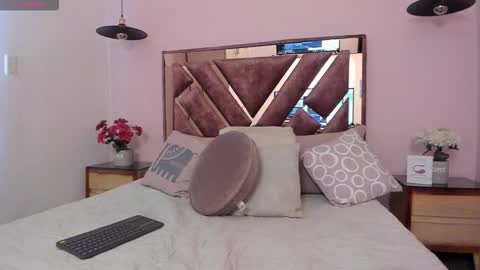 Snapshot of bonny_jones2 chatting on September 27, 8:05 pm Bonny Jones online show from September 27, 8:05 pm