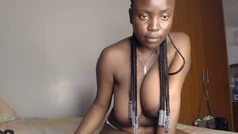 Snapshot of boobies_queen98 chatting on September 10, 6:35 am boobies_queen98 online show from September 10, 6:35 am