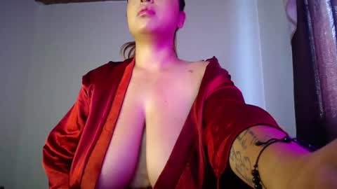 Snapshot of boobs_magic chatting on September 29, 8:25 pm KIM online show from September 29, 8:25 pm
