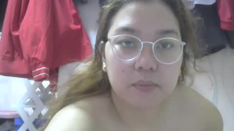 Snapshot of boobsiemarie chatting on January 2, 6:12 pm MommyMarie-Singlemom of 2. online show from January 2, 6:12 pm