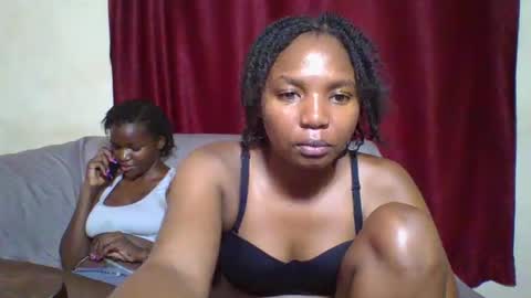 Snapshot of bootie_caramel chatting on March 4, 4:20 pm bootie_caramel online show from March 4, 4:20 pm