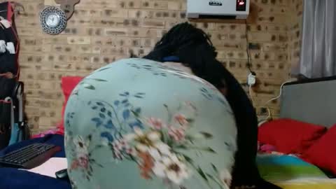 bootytwerkxxx online show from April 26, 12:08 am