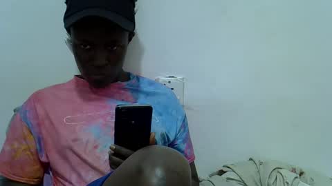 bouncy_vee online show from April 8, 12:40 pm