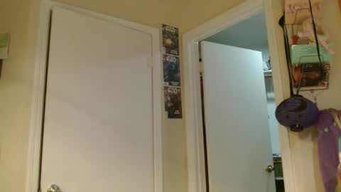 i am a naughty jedi knight online show from April 6, 1:34 pm