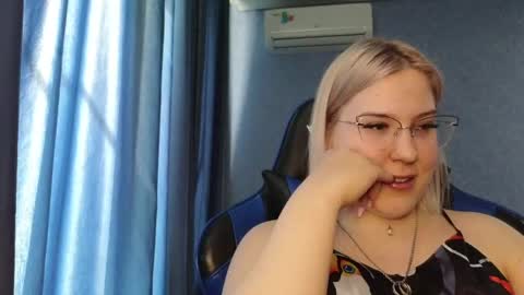 Belle  online show from April 25, 7:11 am