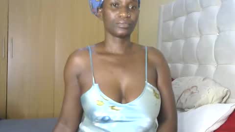 brat_bubble online show from June 1, 9:49 pm