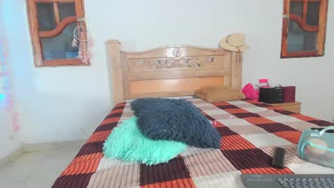 bratz_glloe online show from April 24, 4:04 am