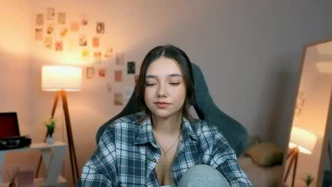 Rachel online show from April 22, 7:44 pm