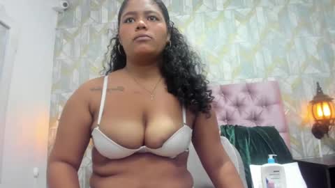 Snapshot of brenda_smith19x chatting on October 7, 11:25 am brenda_smith19x online show from October 7, 11:25 am