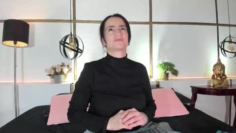 MeganBeaked online show from October 3, 1:05 pm