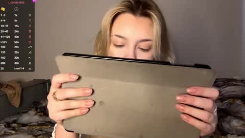 Mia   online show from April 23, 8:22 am