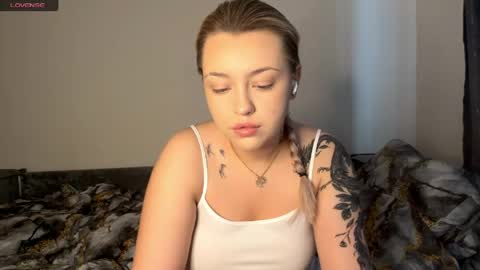 Mia   online show from April 28, 9:24 am