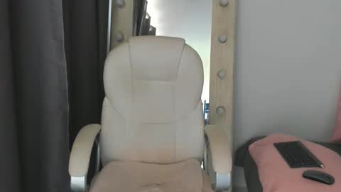 briannawhite10 online show from December 2, 6:43 pm