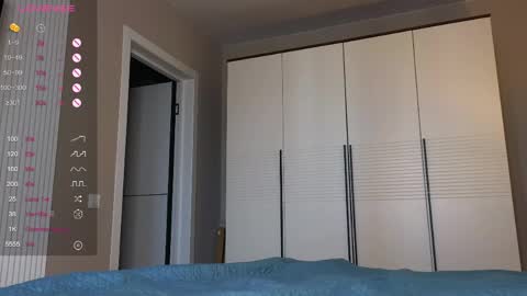 Amina Adelina online show from April 26, 5:27 am