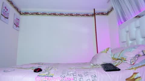 Emily online show from February 19, 9:13 pm