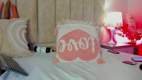 brithanyparker_ online show from April 24, 7:00 am