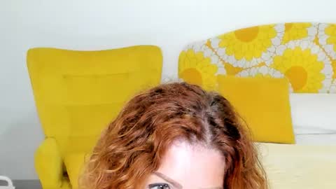 Snapshot of britishmilfpenelope chatting on October 6, 9:59 am Penelope online show from October 6, 9:59 am
