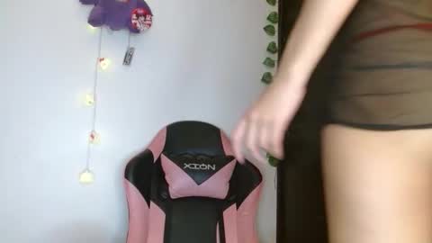 maru miaw   Please help me to reach 100 thumbs up online show from April 28, 2:27 am