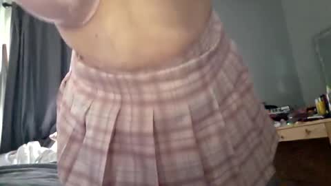 Snapshot of brkenprincess81 chatting on September 15, 5:31 pm brkenprincess81 online show from September 15, 5:31 pm