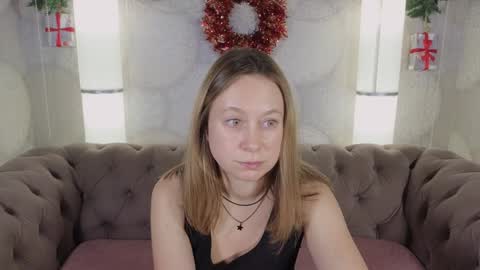 Snapshot of brooke_evans_ chatting on December 24, 9:00 pm Brooke online show from December 24, 9:00 pm