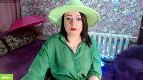 Julia online show from May 8, 9:27 pm