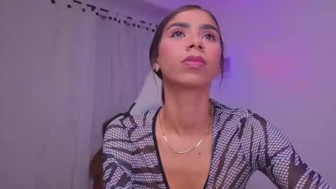 SARAH  online show from February 3, 5:05 am