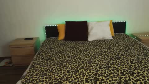 Snapshot of brunettgirl_ chatting on January 24, 6:46 am Ellis online show from January 24, 6:46 am