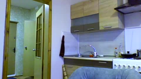 Snapshot of brunettgirl_ chatting on December 18, 6:32 am Ellis online show from December 18, 6:32 am
