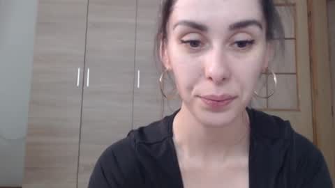 Snapshot of brunettgirl_ chatting on December 25, 8:18 am Ellis online show from December 25, 8:18 am