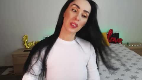 Snapshot of brunettgirl_ chatting on February 14, 4:58 am Ellis online show from February 14, 4:58 am
