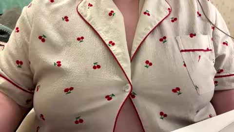 bubblegirl online show from April 25, 2:36 am