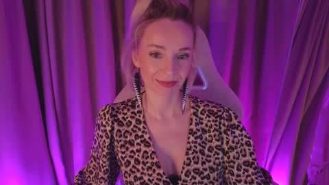 Snapshot of bubbling_crush chatting on February 28, 5:48 pm bubbling_crush online show from February 28, 5:48 pm