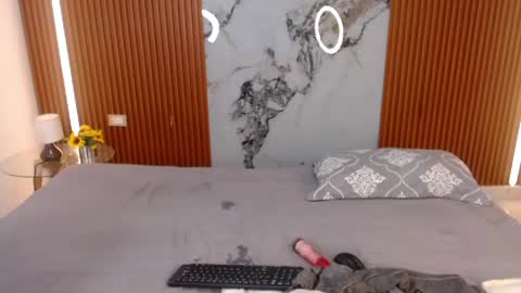 Rossi Hill online show from April 23, 1:13 pm