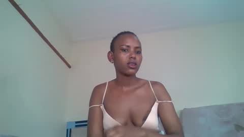 Snapshot of bunnydiva_ chatting on October 4, 9:15 am bunnydiva_ online show from October 4, 9:15 am